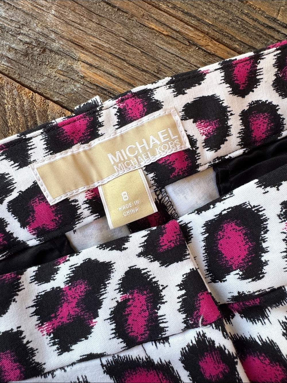 Michael Kors mid rise pink black leopard print stretch tapered pants NWOT size 8 - Picture 3 of 9